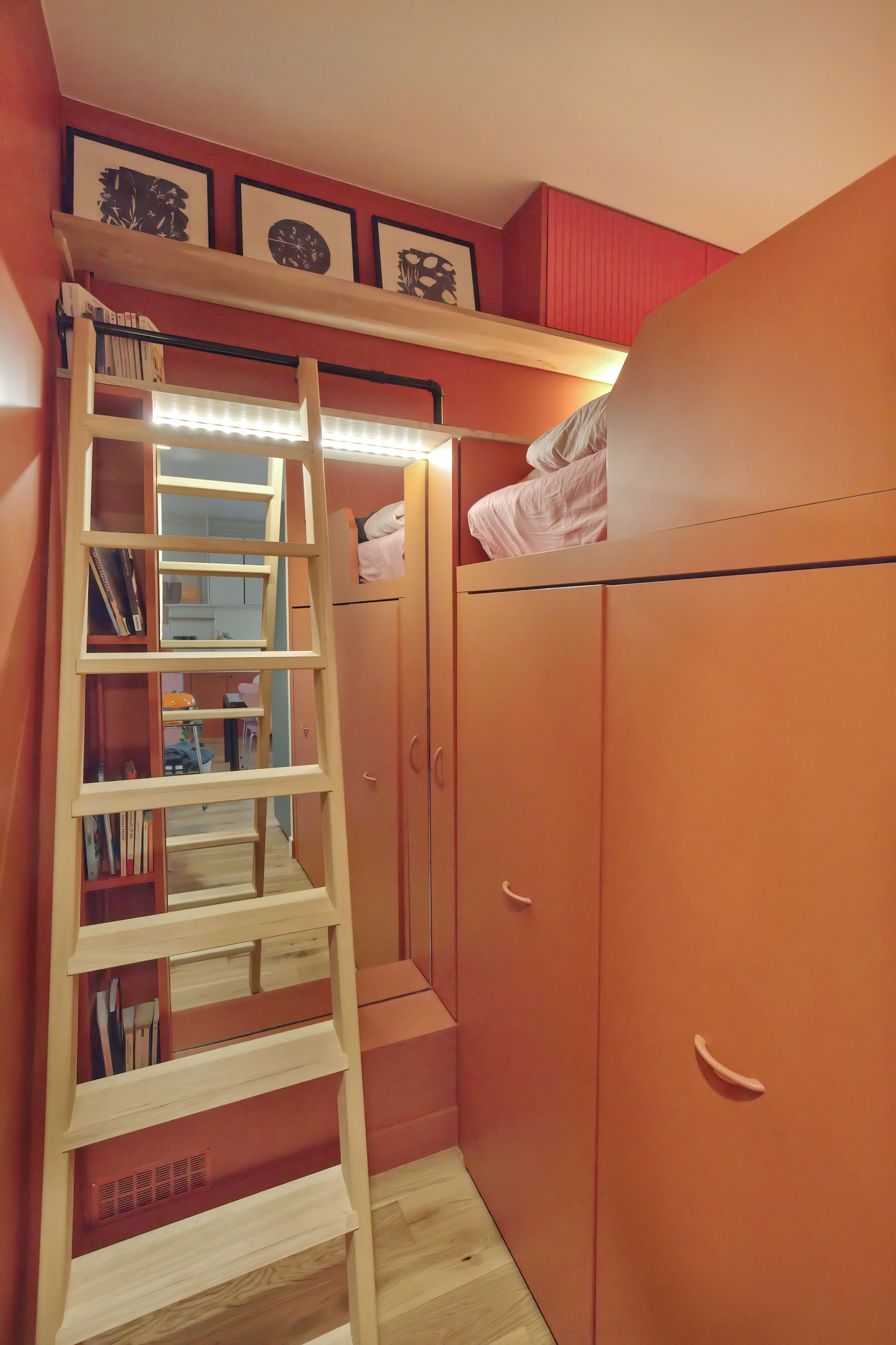 les-lits-sureleves-la-solution-pour-les-petits-espaces