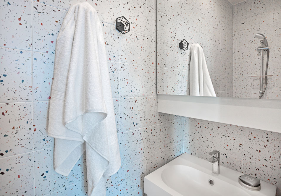 Rénovation appartement 22m2 minimaliste bois blanc terrazzo- Paris - Erika Design- petits espaces